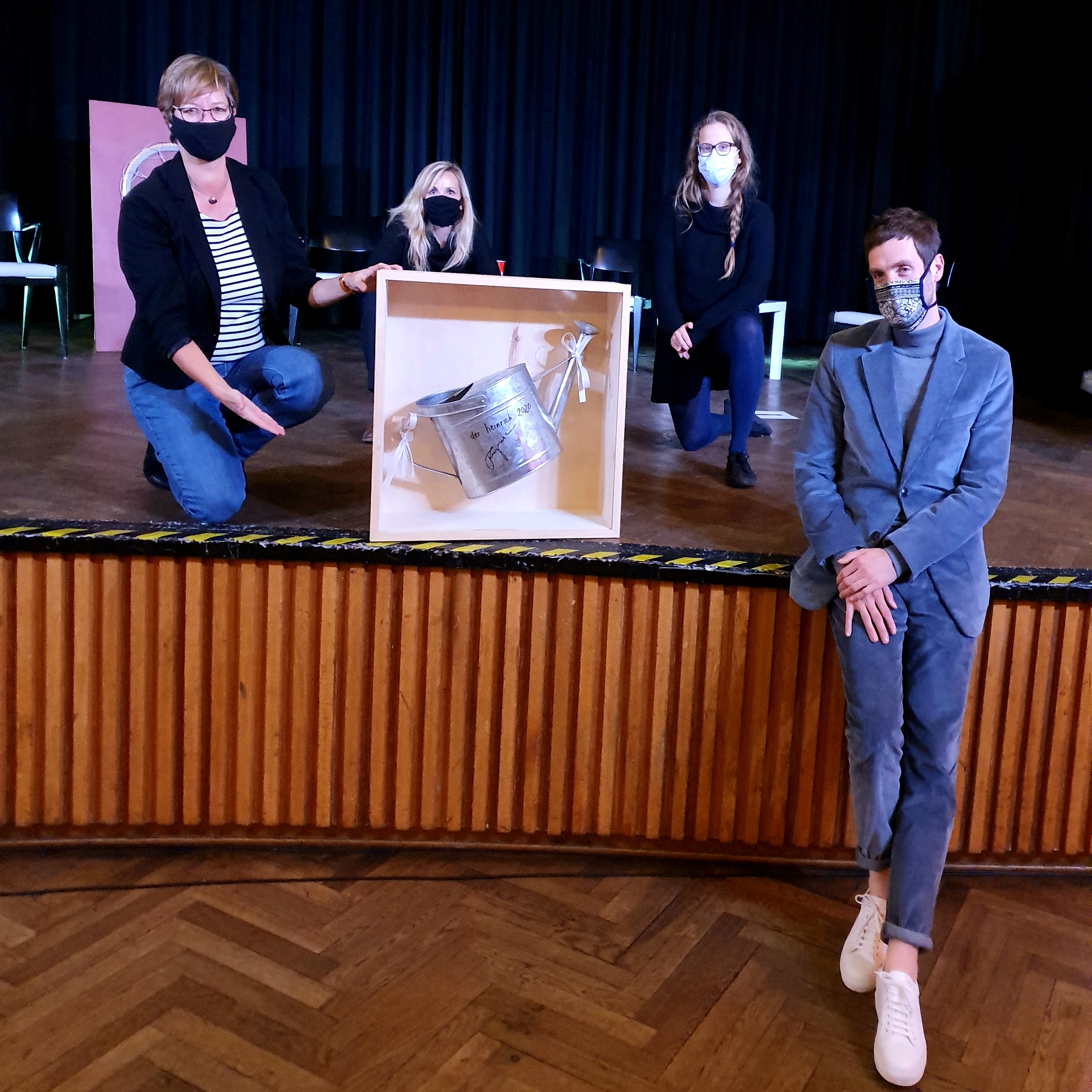 Auf dem Bild sieht man Iris Witt, Franziska Krumwiede, Ella Anschein, Dorian-Steinhoff und den Heinrich-Preis