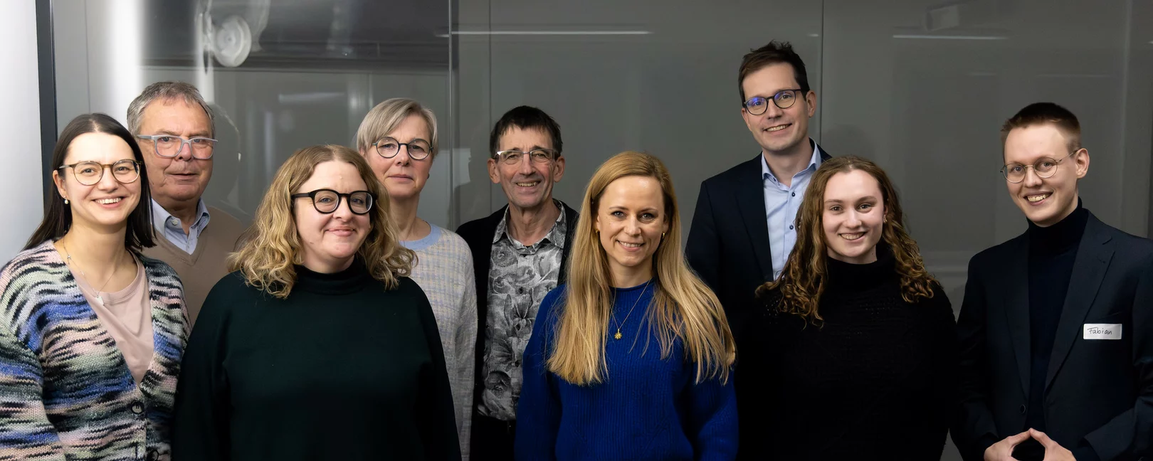 Das Bild zeigt einige Mitglieder der Heinrich Böll Stiftung NRW bei der Mitgliederversammlung 2025.