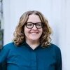 Das Bild zeigt Dr. Julia Hagen, die Geschäftsführerin der Heinrich Böll Stiftung NRW