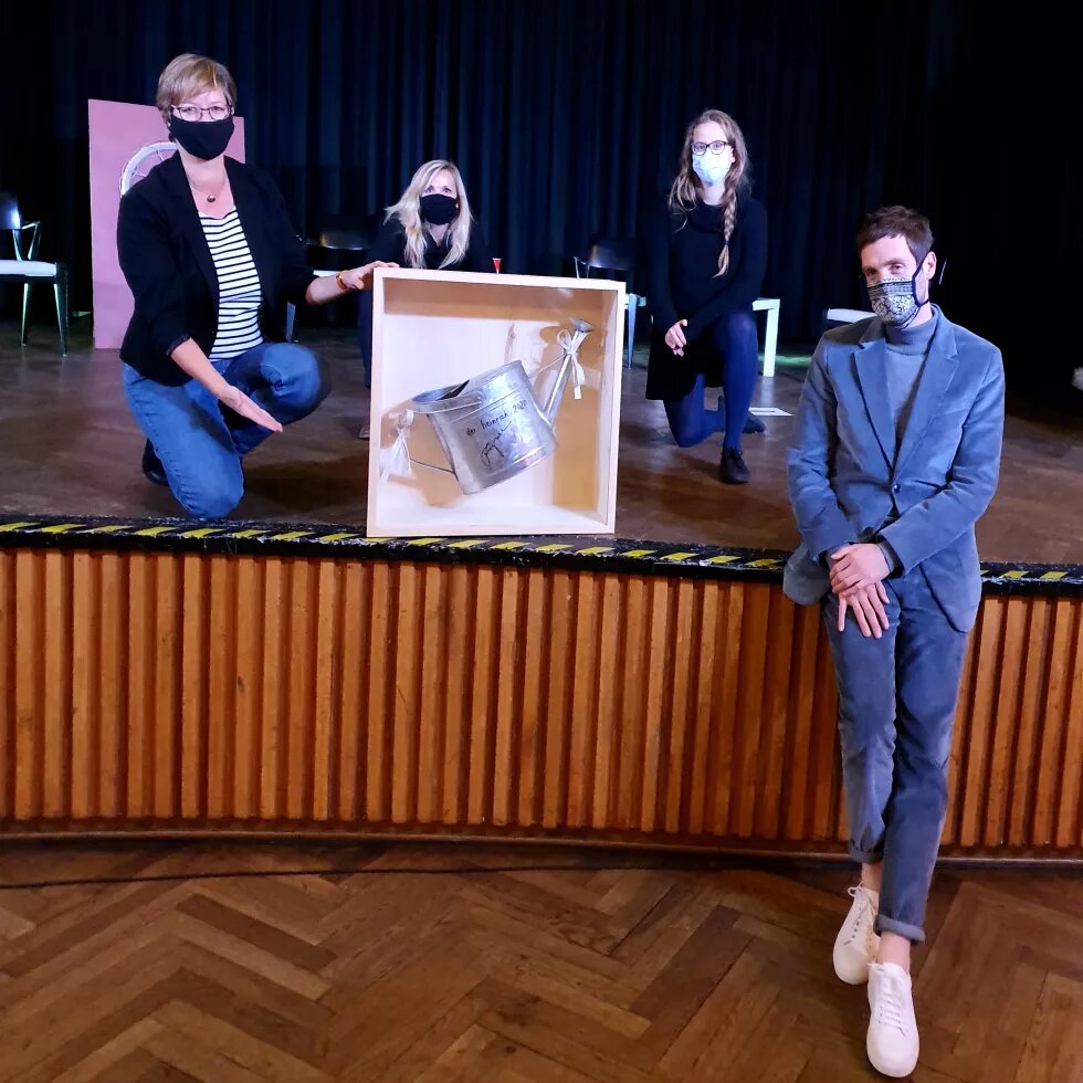 Auf dem Bild sieht man Iris Witt, Franziska Krumwiede, Ella Anschein, Dorian-Steinhoff und den Heinrich-Preis